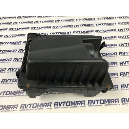 Корпус повітряного фільтра Opel Zafira B 1.6 16V 2005-2011 13273413